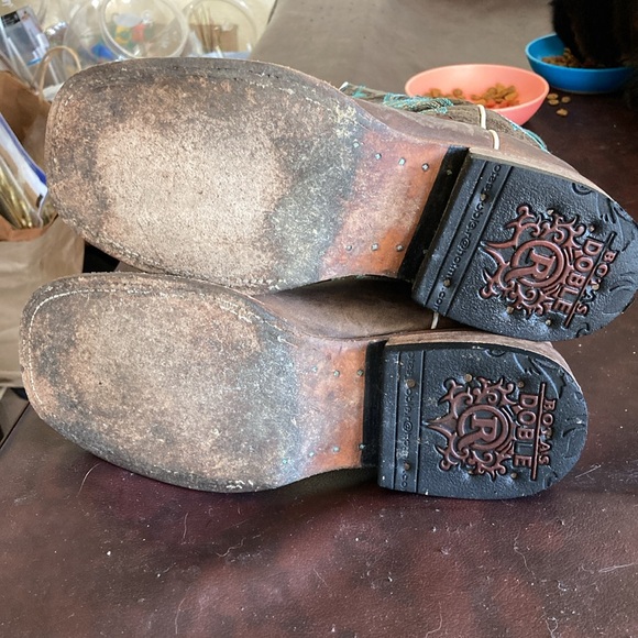 Doble R brown leather cowboy boots w/turquoise and gold embroidery detail. - Picture 4 of 4